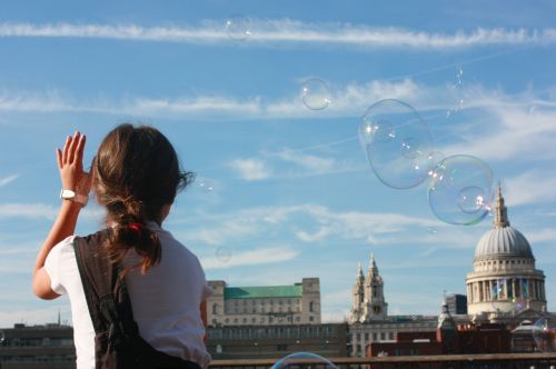 soap bubbles london little girl