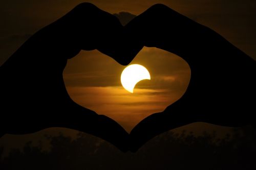 solar eclipse love heart