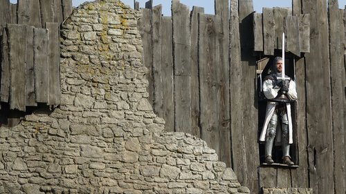 soldier  wall  architecture