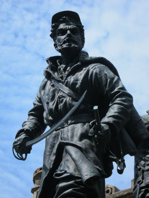 soldier bronze statue