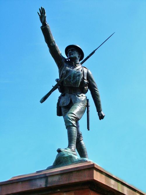 soldier statue war