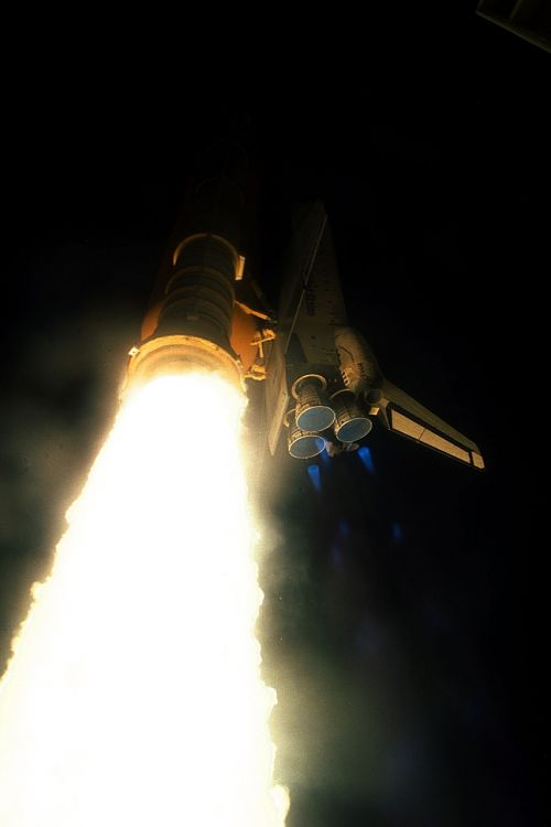 space shuttle endeavour launch exhaust clouds