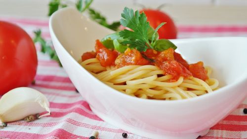 spaghetti tomatoes tomato sauce