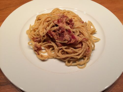 spaghetti carbonara bacon