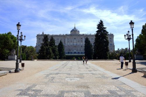 spain palacio real court