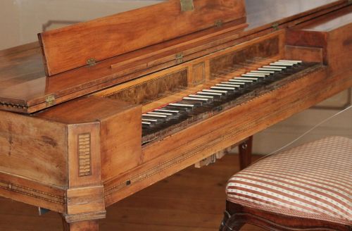 spinet piano keyboard instrument