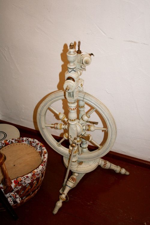 spinning wheel spin thread