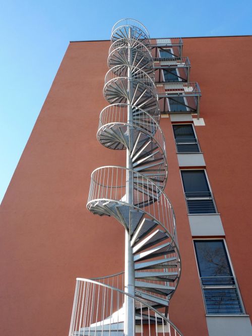 spiral staircase stairs gradually