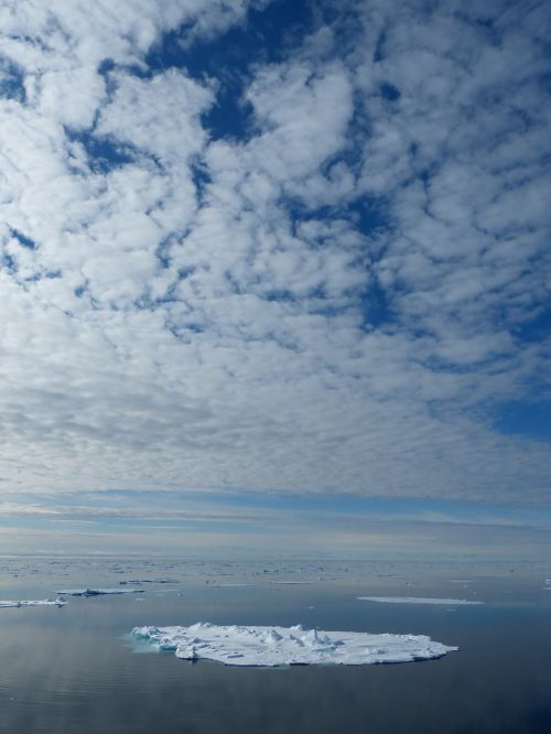 spitsbergen arctic ocean sky