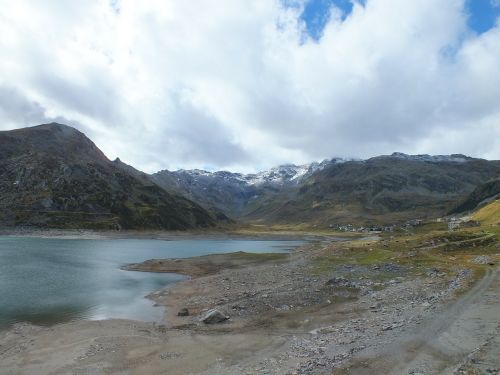 splügen pass lake cold