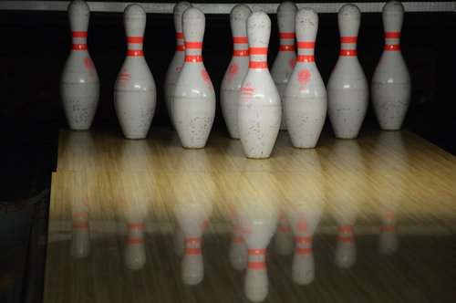sport  bowling  pins