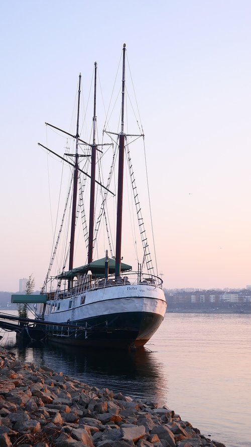 spring  sunset  boat