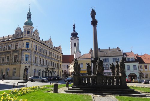 square  column  czechia
