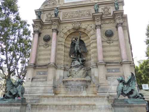 square fountain saint-michel