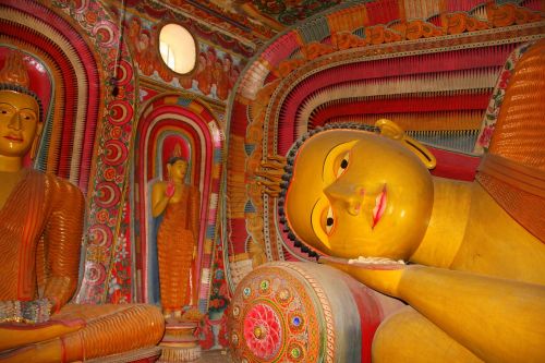 sri lanka sleeping buddha temple