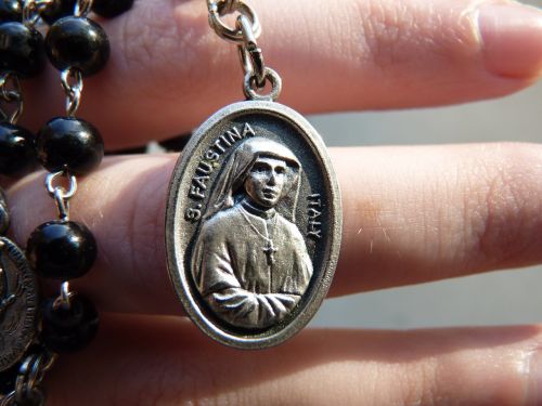 st faustina religious medal