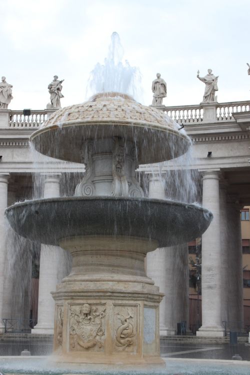 st peter's square fountain water