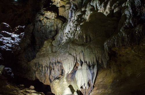 stalactite cave stalactite cave