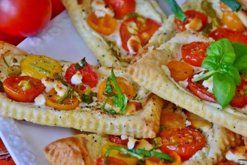 starter puff pastry tomatoes