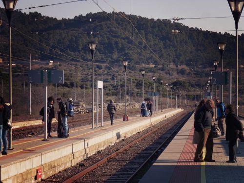 station railway hold on