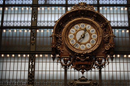 station london clock