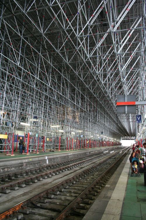 station train scaffoldings