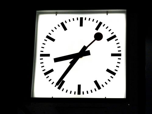 station clock clock time