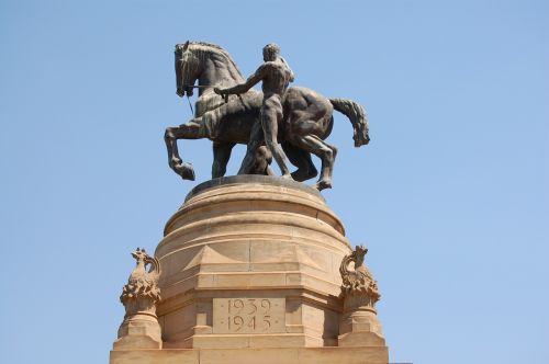 statue pretoria parliament