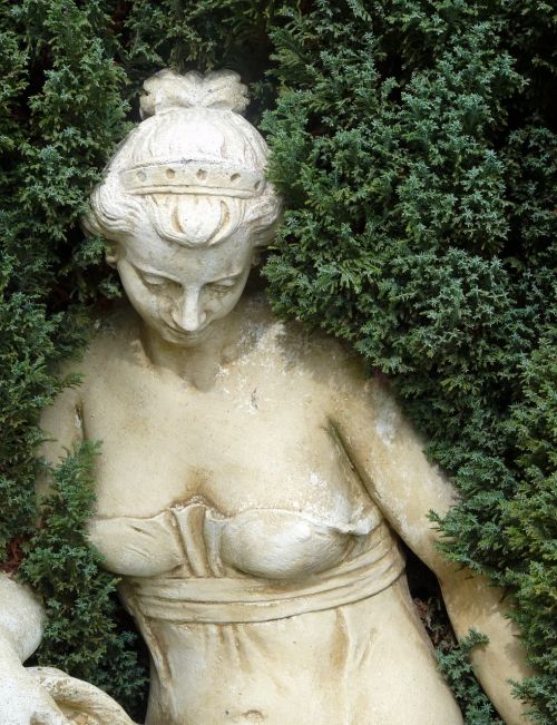 statue castle woman