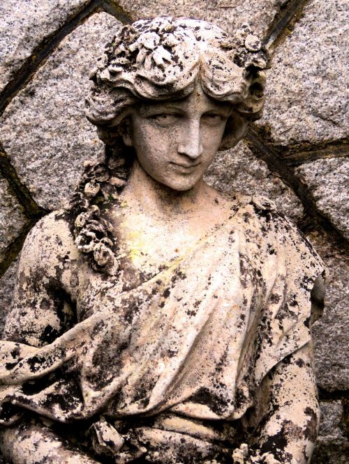 statue woman figurine