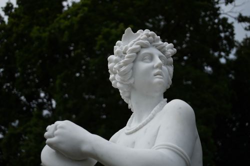 statue marble sculpture