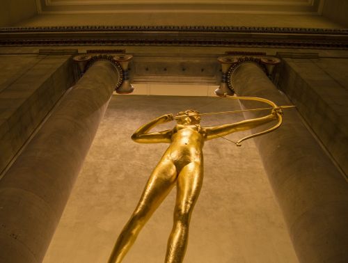 statue gold museum