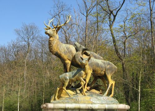 statue seals park