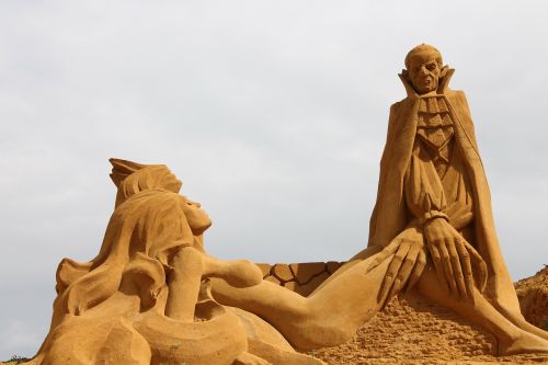 statue sand statue of dog