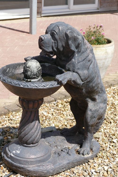 statue sculpture dog