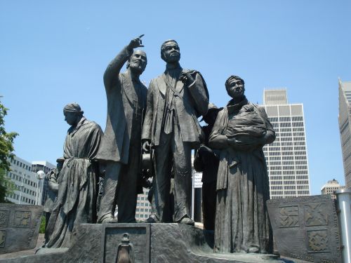 statue of slaves