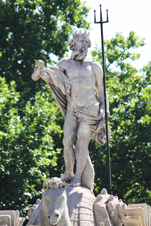 statue madrid spain fountain neptune