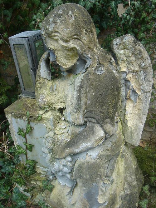 statue angel stone