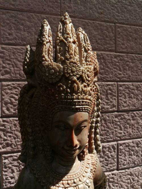 statue nang apsorn idol