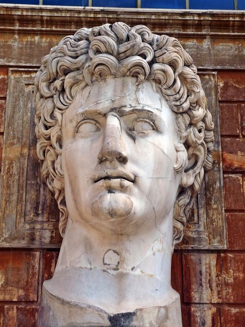 statue head rome