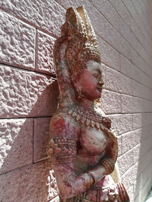 statue nang apsorn idol
