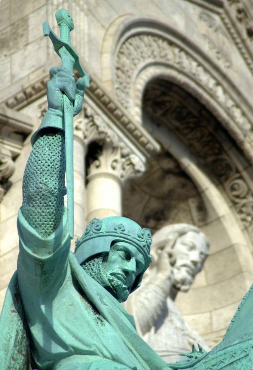 statue knight crusade