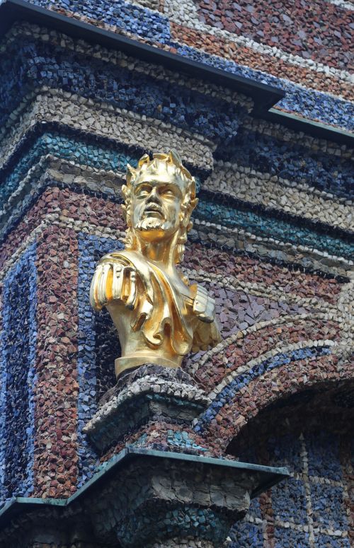 statue bust golden