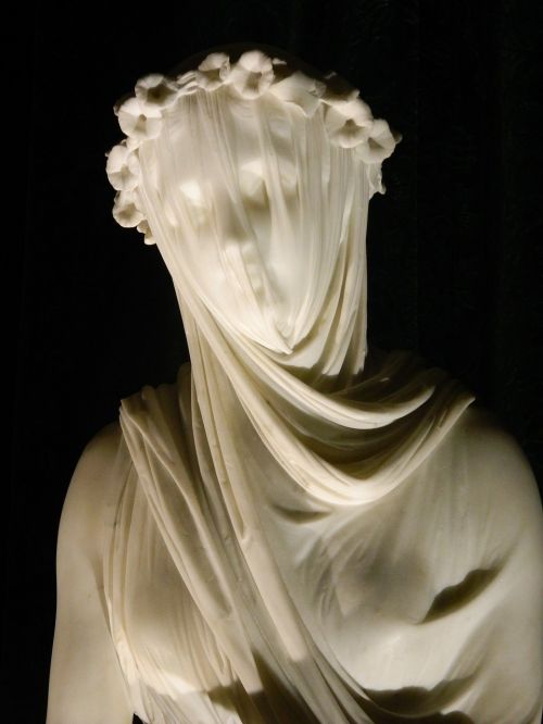 statue female woman