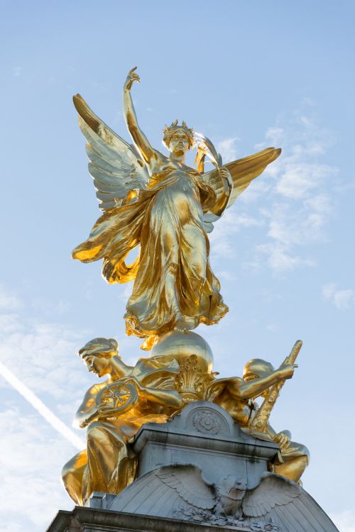 statue monument london