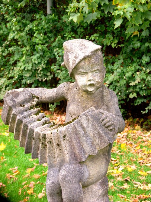 statue  sculpture  stone