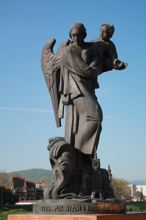 statue  sculpture  travel