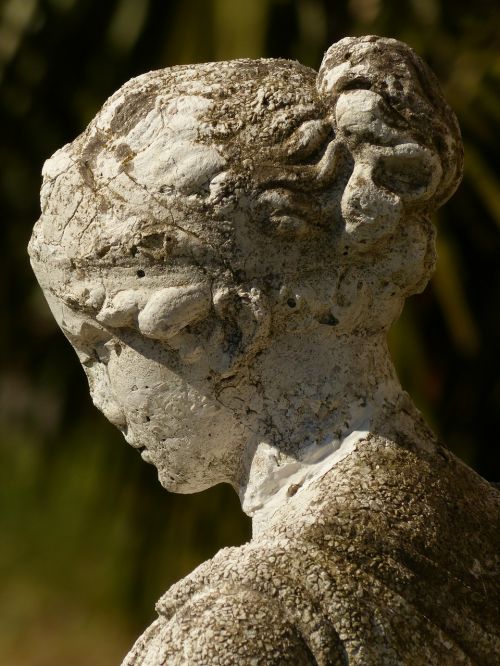 statue face girl