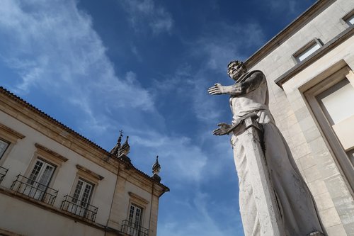 statue  coimbra  portugal