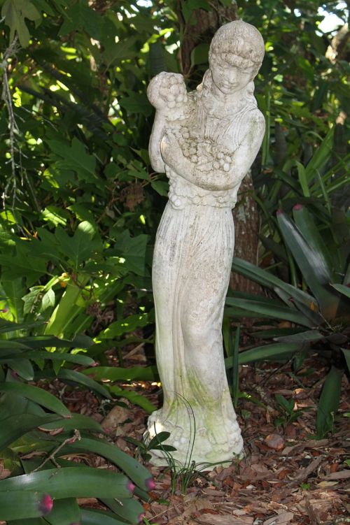 statue nature white